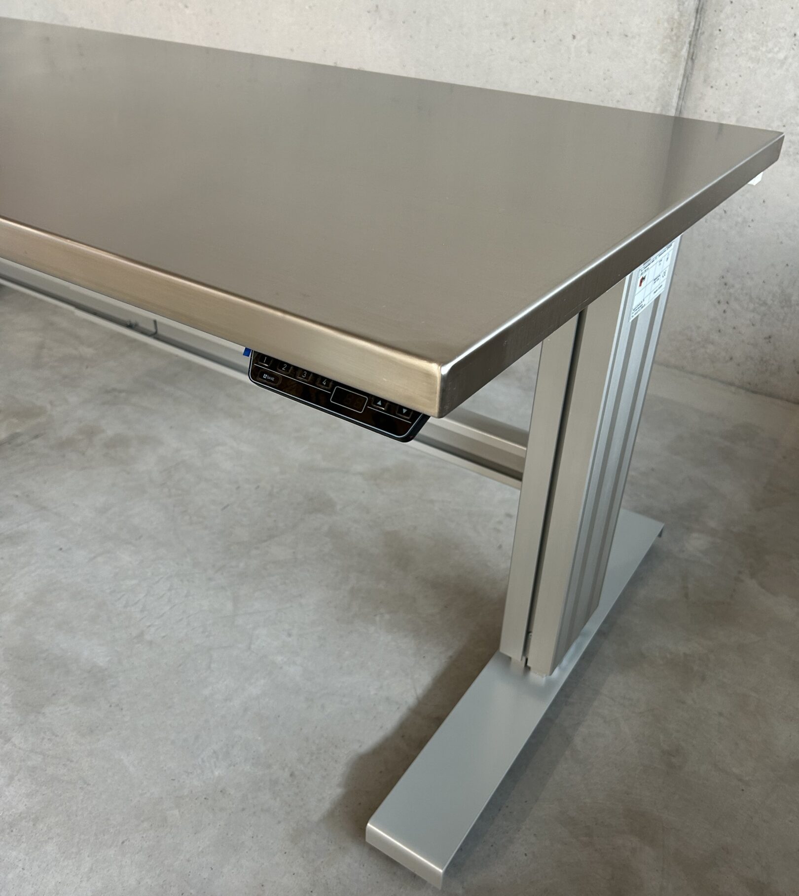 Arbeitsplatz höhenverstellbar 1800 x 800 mm (3).jpg
