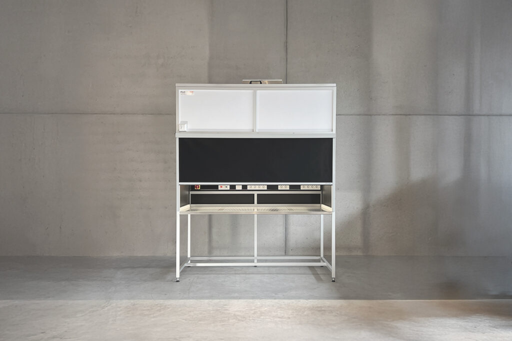 651377 FLOW.LINE® Box 1620x1080px 72dpi - B1.915 Black.jpg