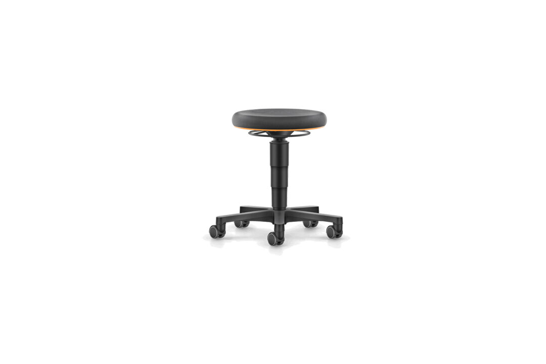 A11327 Hocker 1620x1080px Al72dpi lround 2 9463.jpg