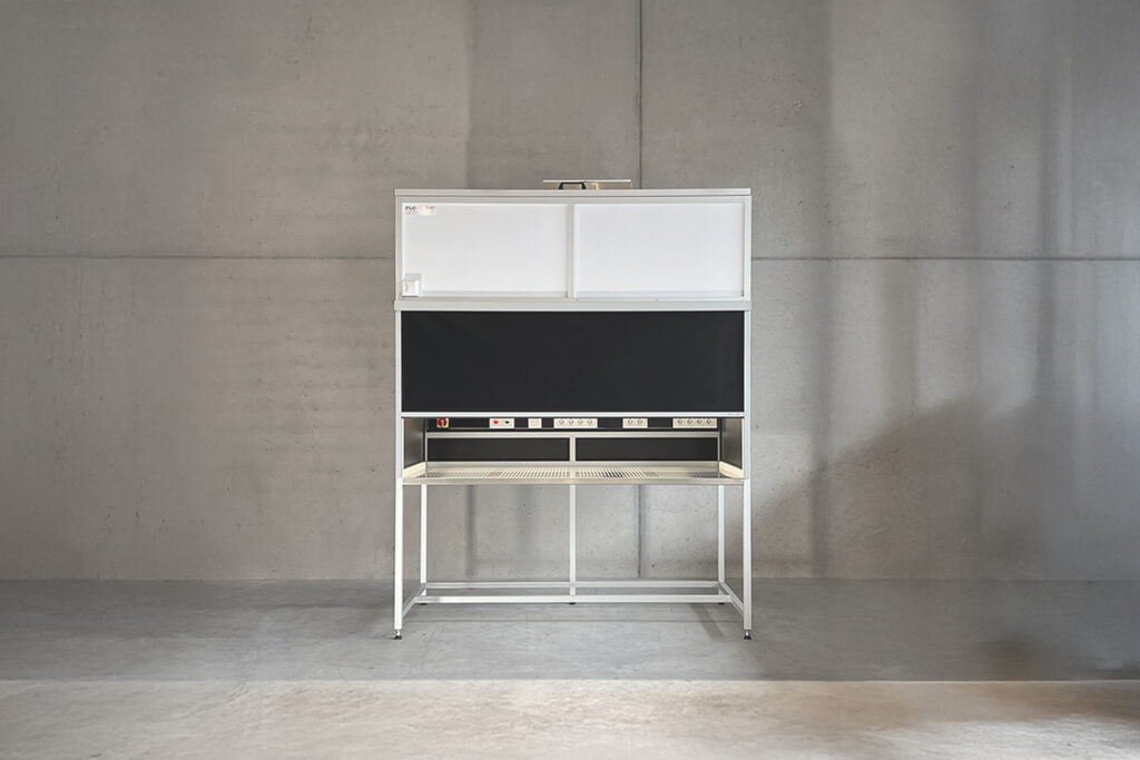 651376 u7 FLOW.LINE® Box 1620x1080px - B1.915 Black _Komposition-02.jpg