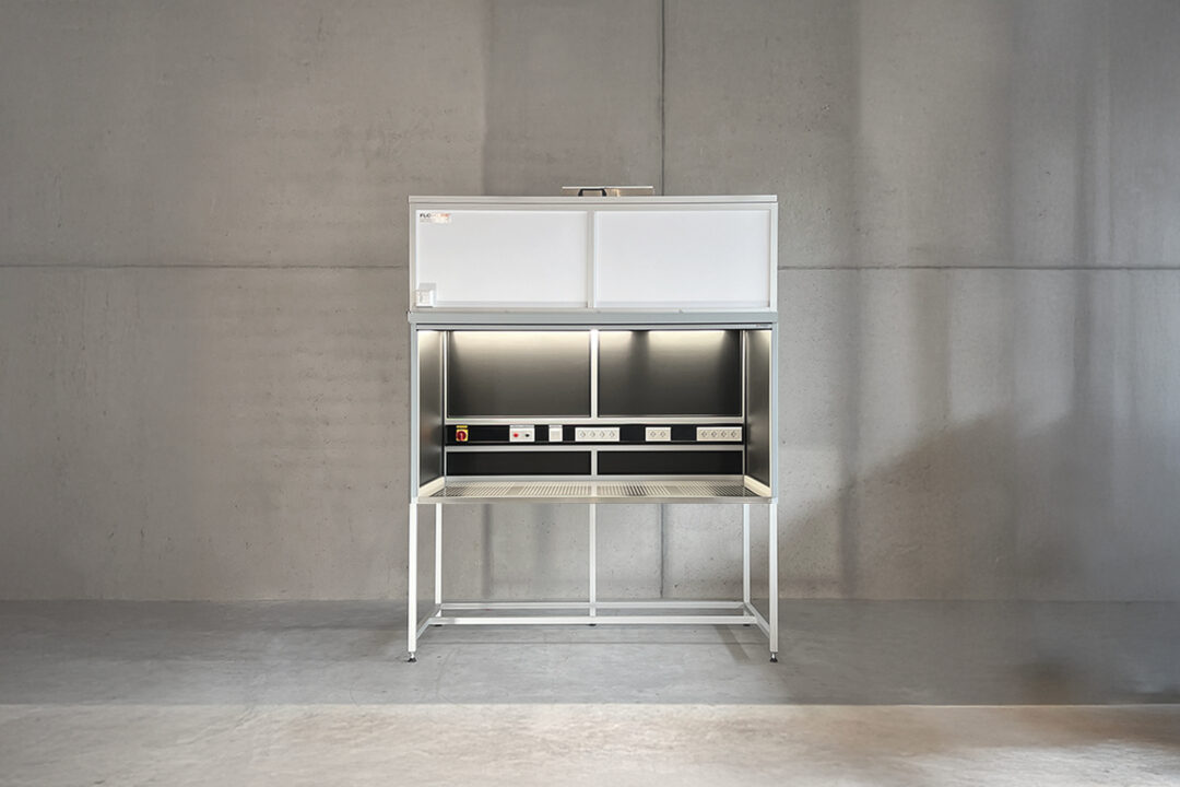 651376 u7 FLOW.LINE® Box 1620x1080px - B1.915 Black _Komposition.jpg