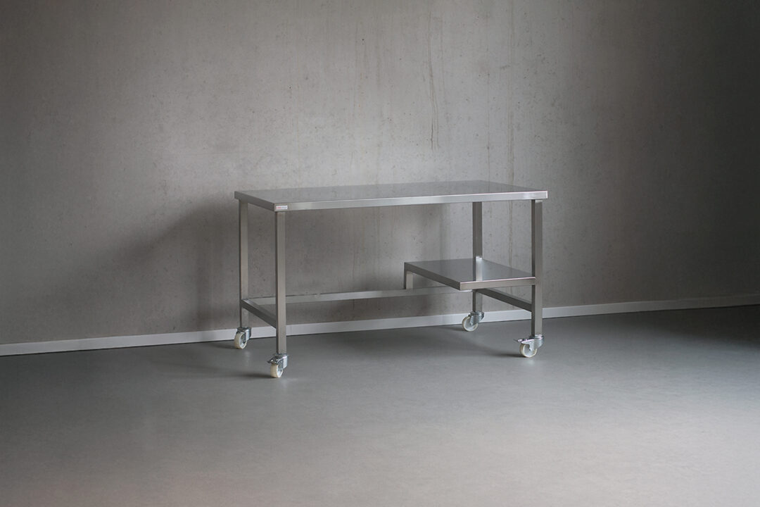 841049 LINE® Edelstahltisch 1620x1080px 72dpi - m Ablage.jpg