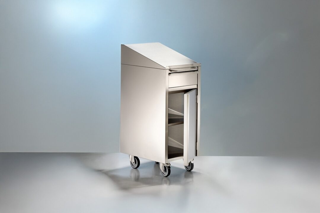 338-Stehpult rollbar 1620x1080px 72dpi.jpg