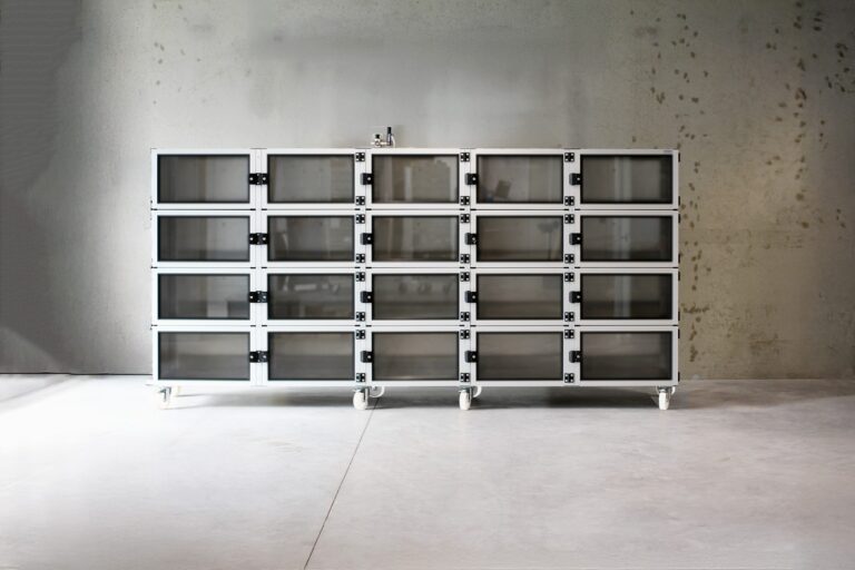 750078 CABINET.LINE® Lagerschrank 1620x1080px - AL B3.490 20-türig 1620x1080px 72dpi.jpg