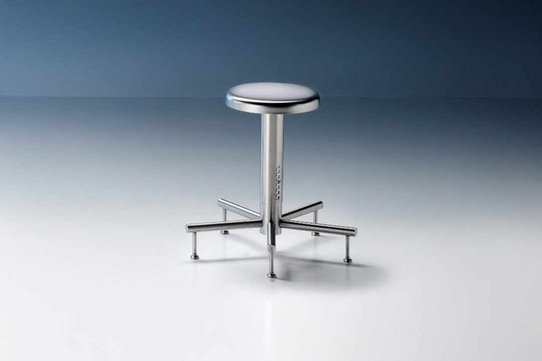 333-Arccinox Edelstahlhocker auf Füßen 1620x1080px 72dpi.jpg