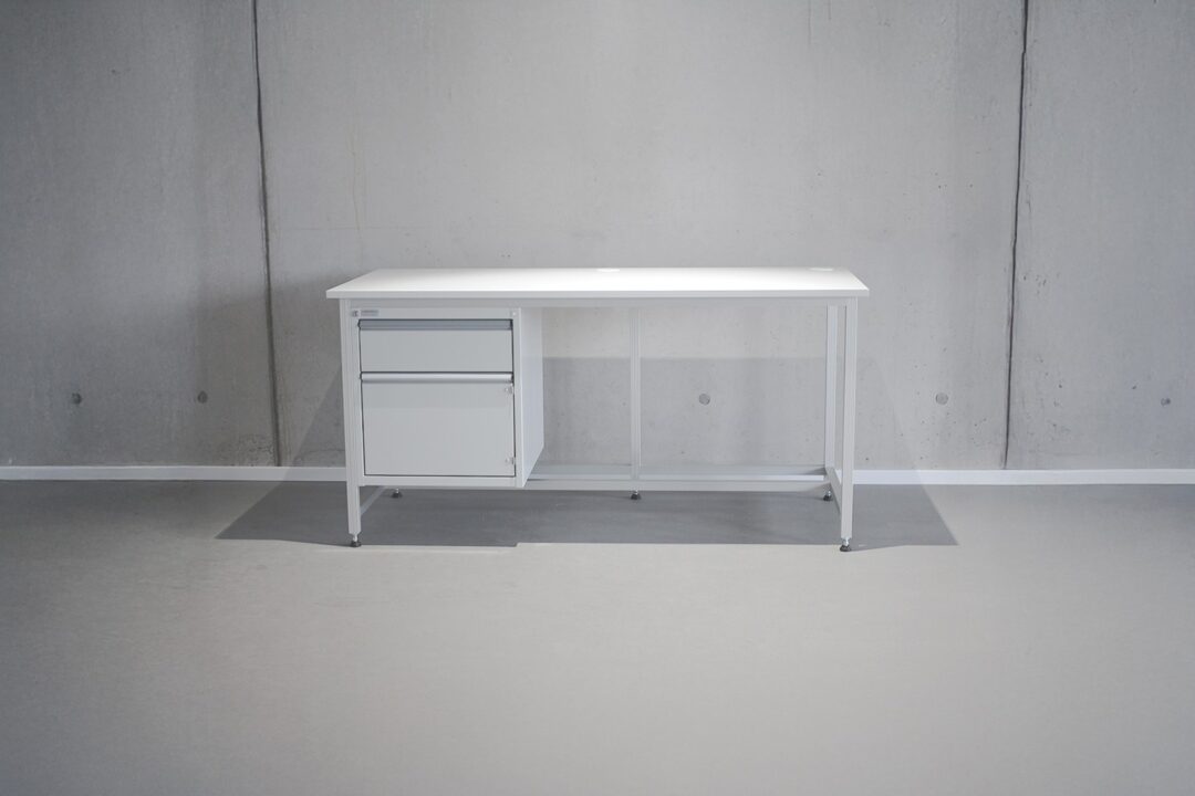 840989 Reinraumtisch Alu Melamin Container 1620x1080px 72dpi.jpg