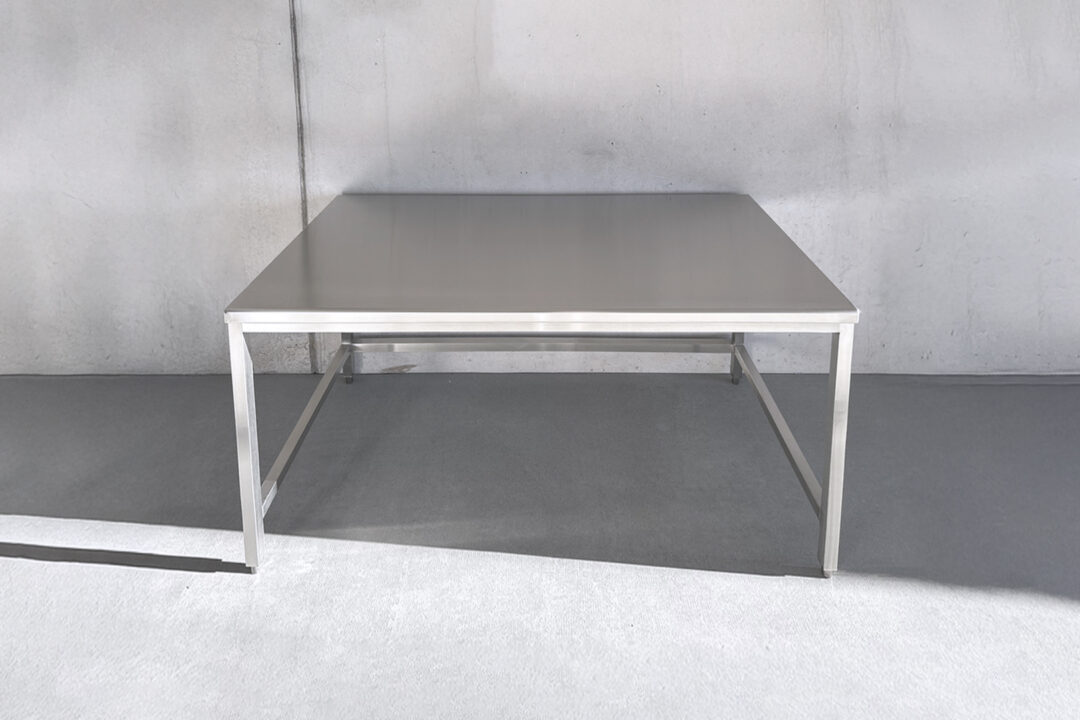 840902 LINE® Edelstahltisch GMP und Premium 1620x1080px 72dpi _50307.jpg