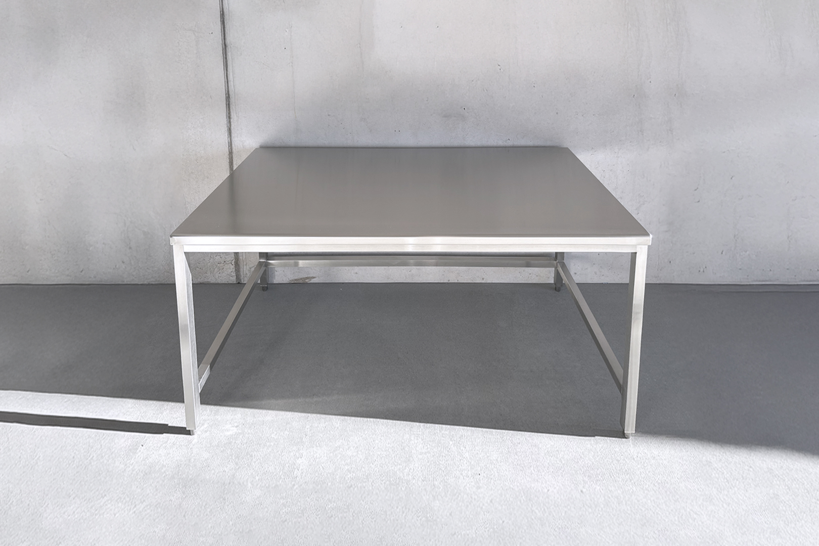 840902 LINE® Edelstahltisch GMP und Premium 1620x1080px 72dpi _50307.jpg