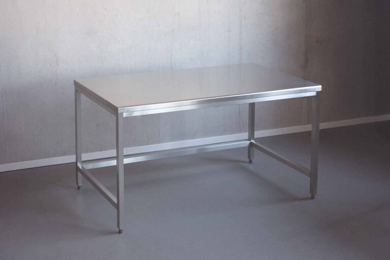 841012 LINE® Edelstahltisch GMP und Premium 1620x1080px.jpg