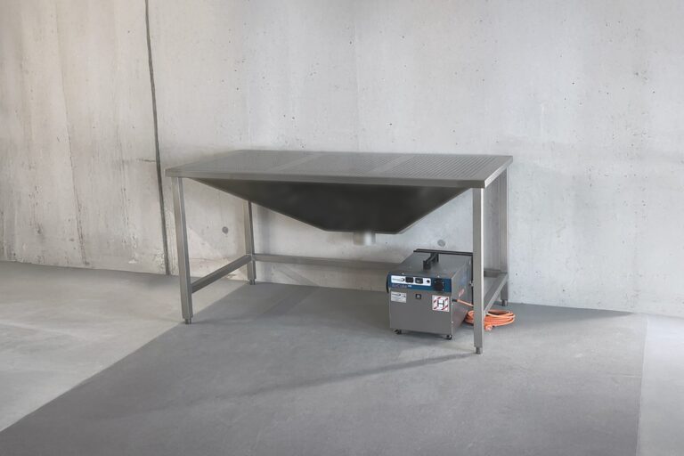 108404 LINE® Reinraumeinrichtung Absaugtisch - Art.-SAT-0002 1620x1080px 72dpi.jpg