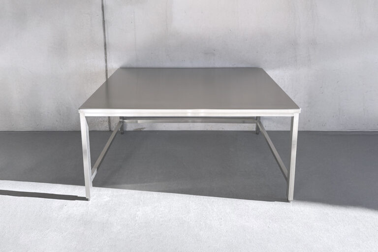 840902 LINE® Edelstahltisch GMP und Premium 1620x1080px 72dpi _50307.jpg